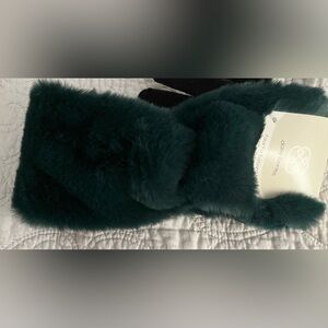 Daisy Fuentes Faux Fur Earband and Touch Tip Gloves